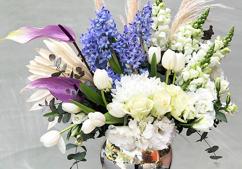 White Flower Gifts on Mother’s Day!