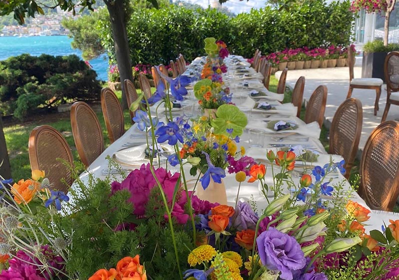 Give A Place To RIBBON’s Flowers On Your Spring Tables!